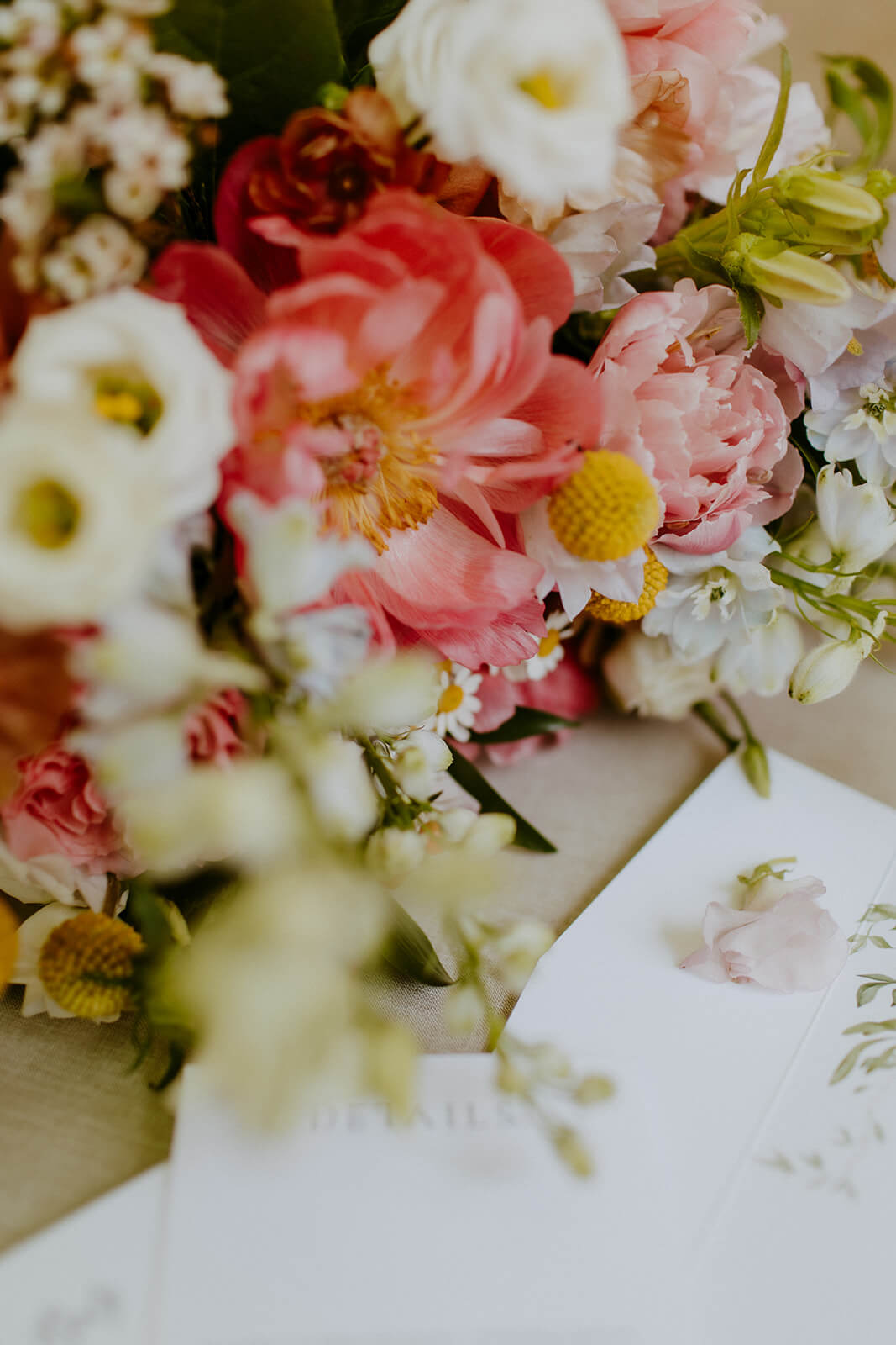floral arrangements on wedding day
